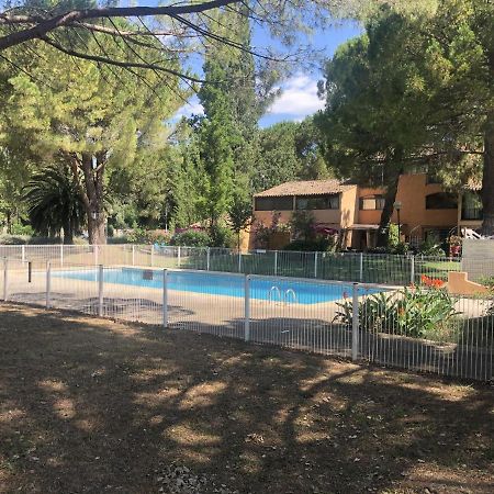 Appartement 238 Village Les Salicornes Арл Екстериор снимка